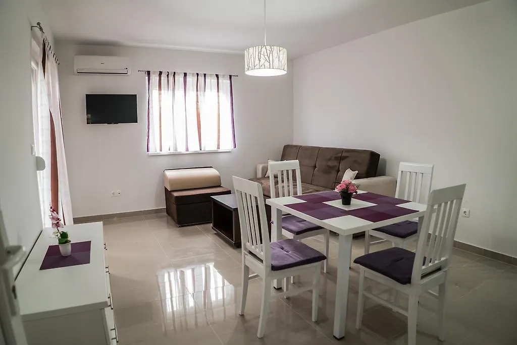 Apartments Malina Vir