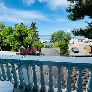 https://villa-cveti.primorje-gorskikotar.com